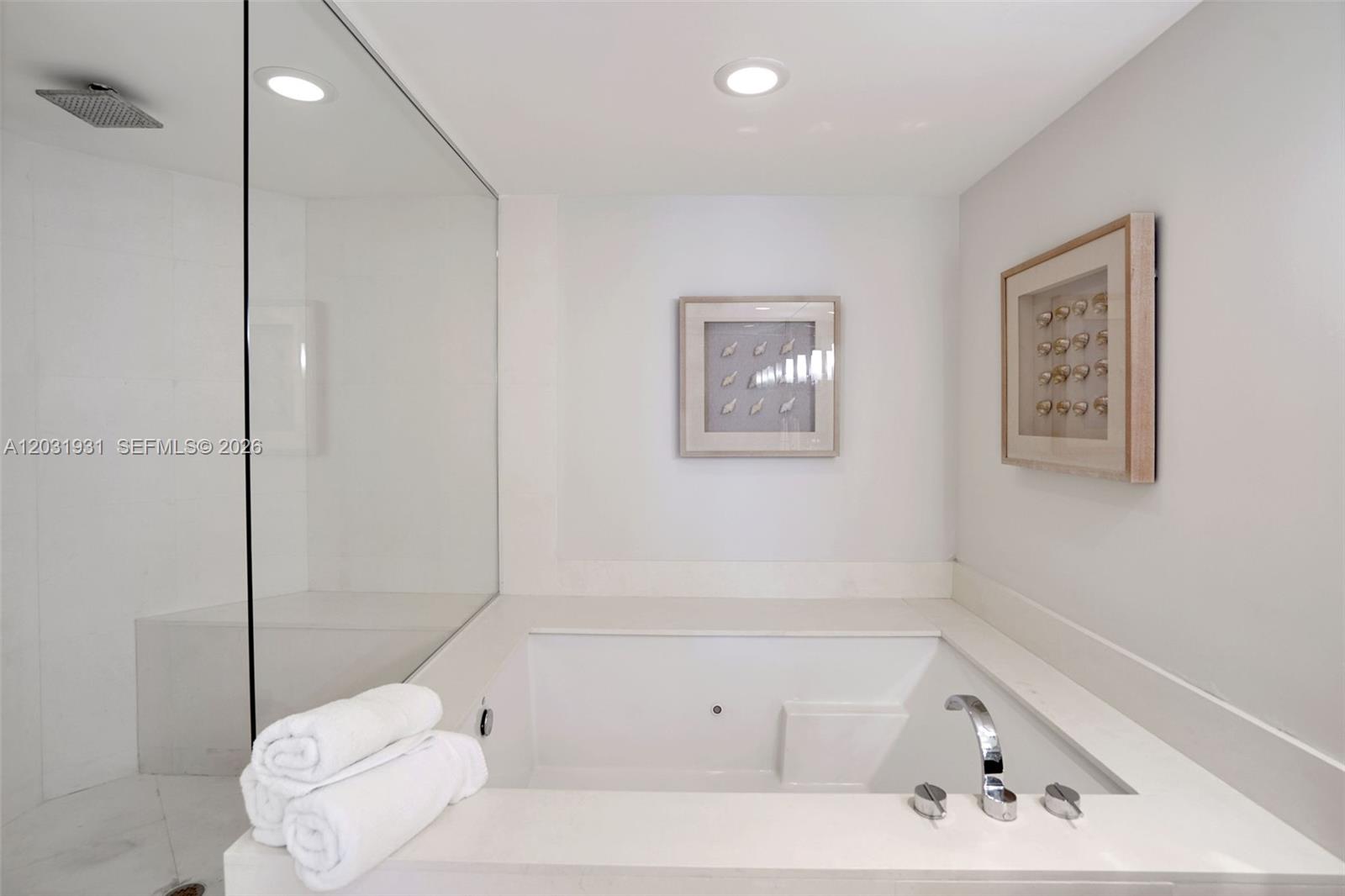 2711 HOLLYWOOD BEACH COND - Residential Lease