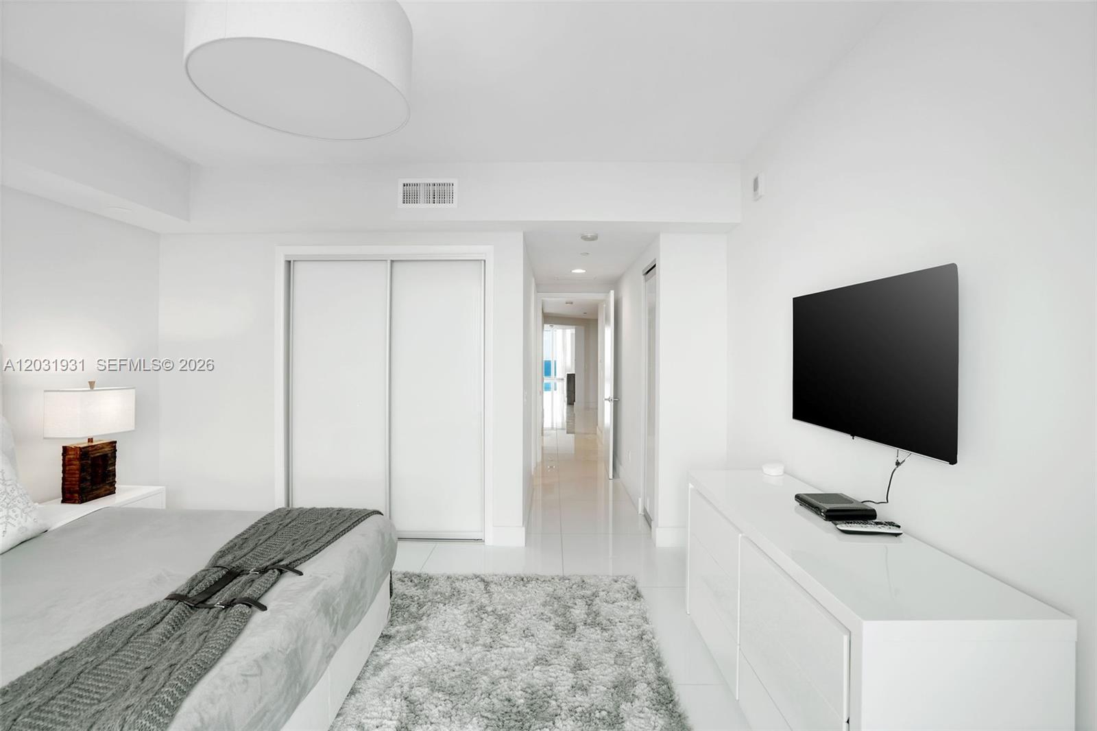 2711 HOLLYWOOD BEACH COND - Residential Lease