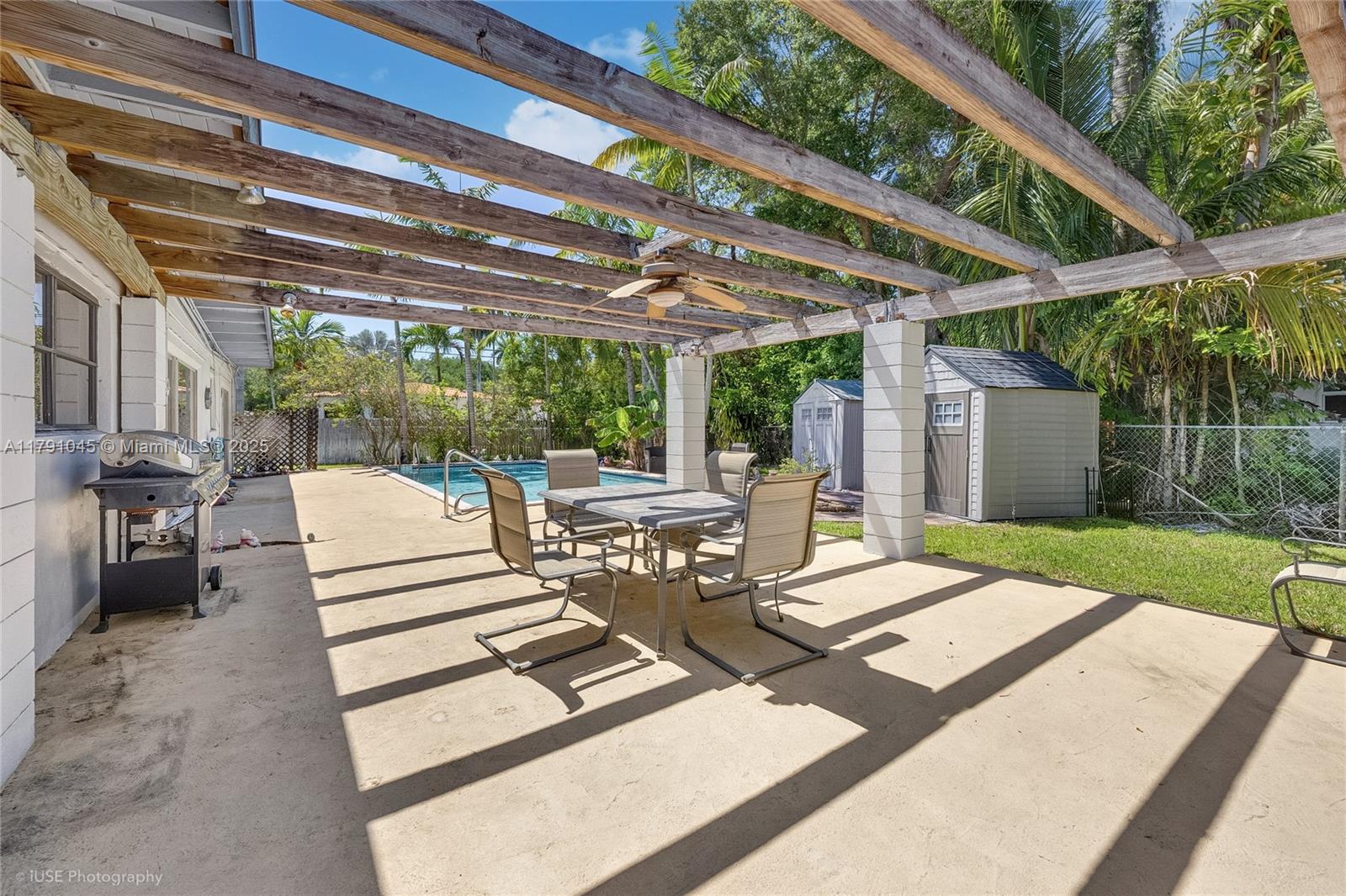 PLANTATION GARDENS 1ST SE - Residential