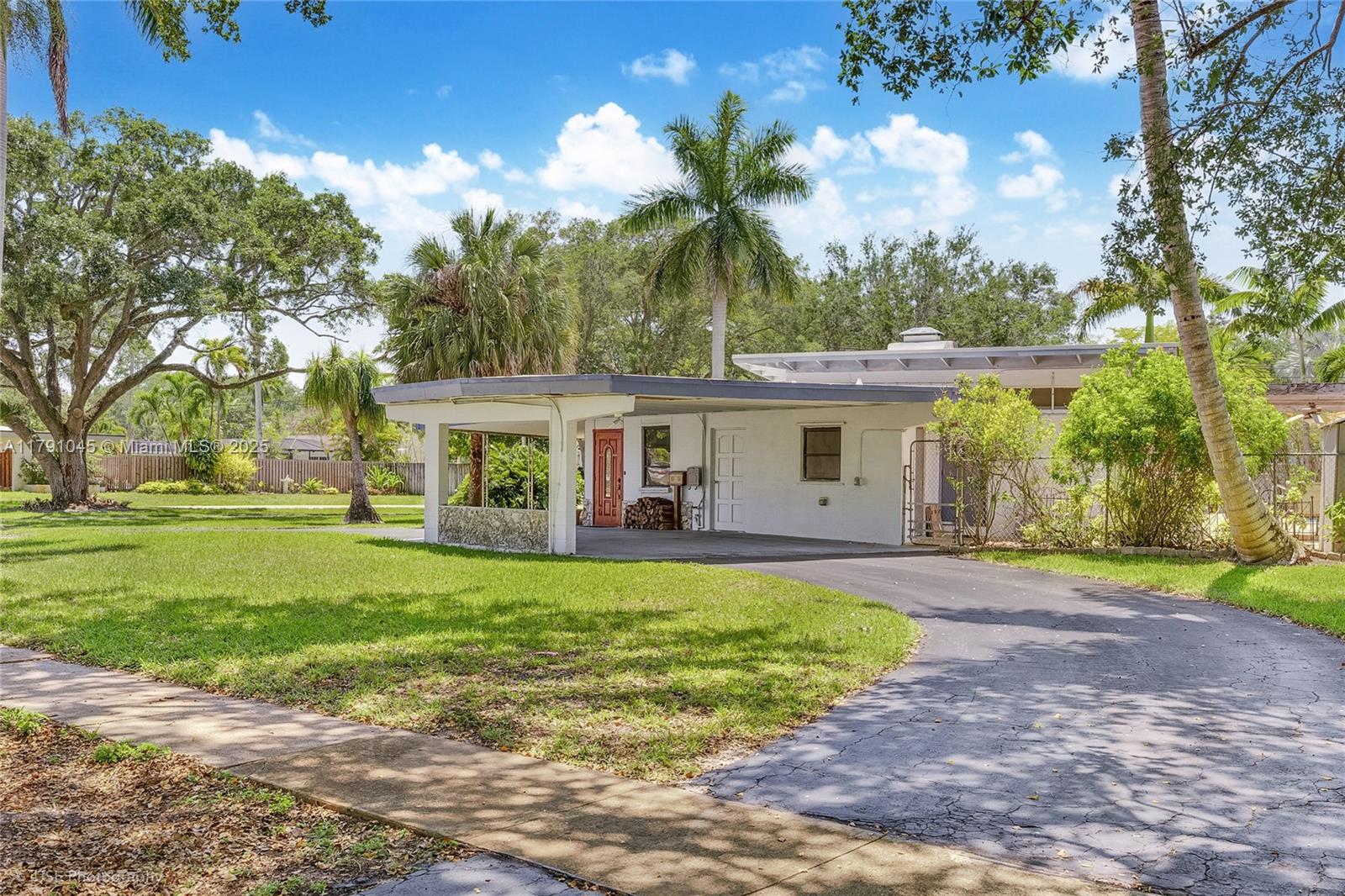 PLANTATION GARDENS 1ST SE - Residential