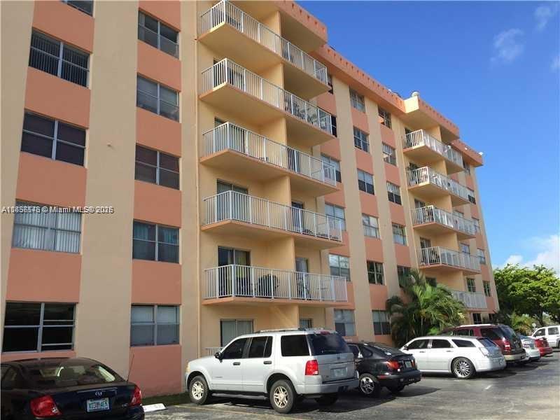 TALL TREES CONDO - Residential