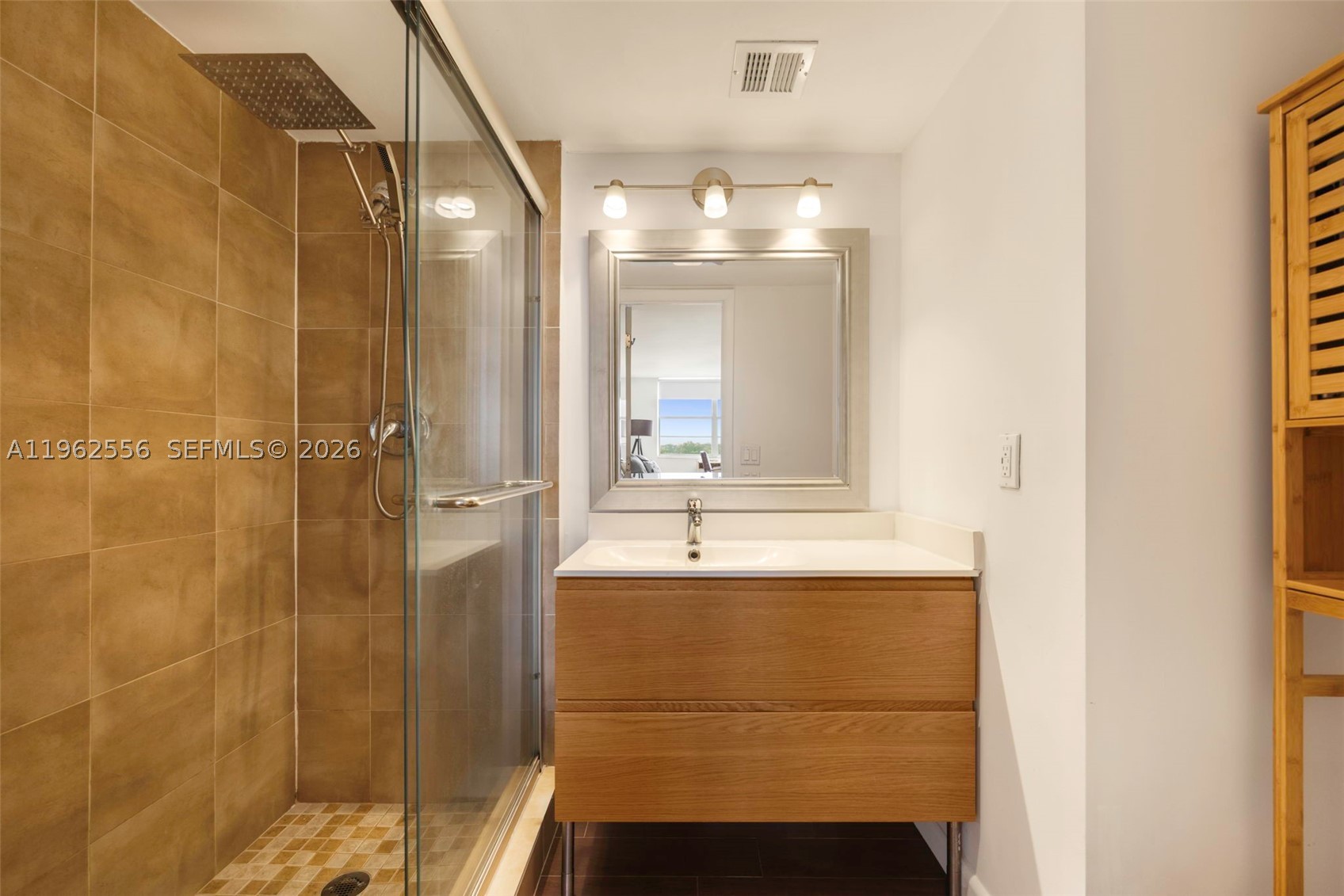 ADMIRALS PORT CONDO WEST - Residential