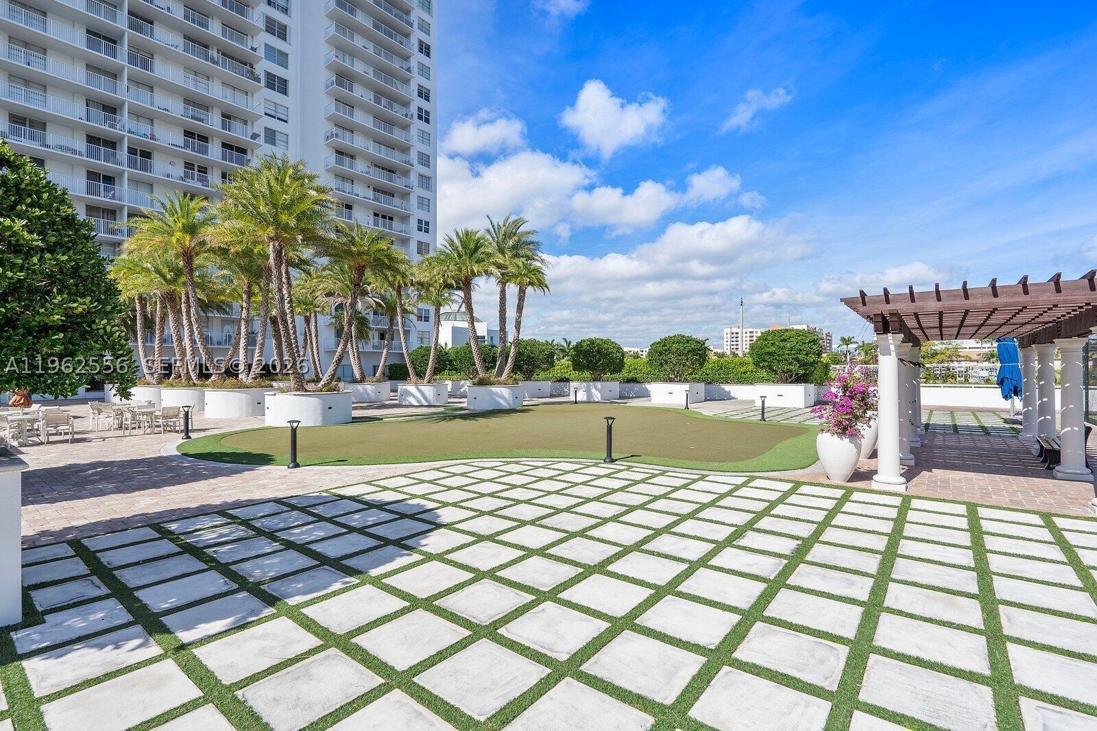 ADMIRALS PORT CONDO WEST - Residential