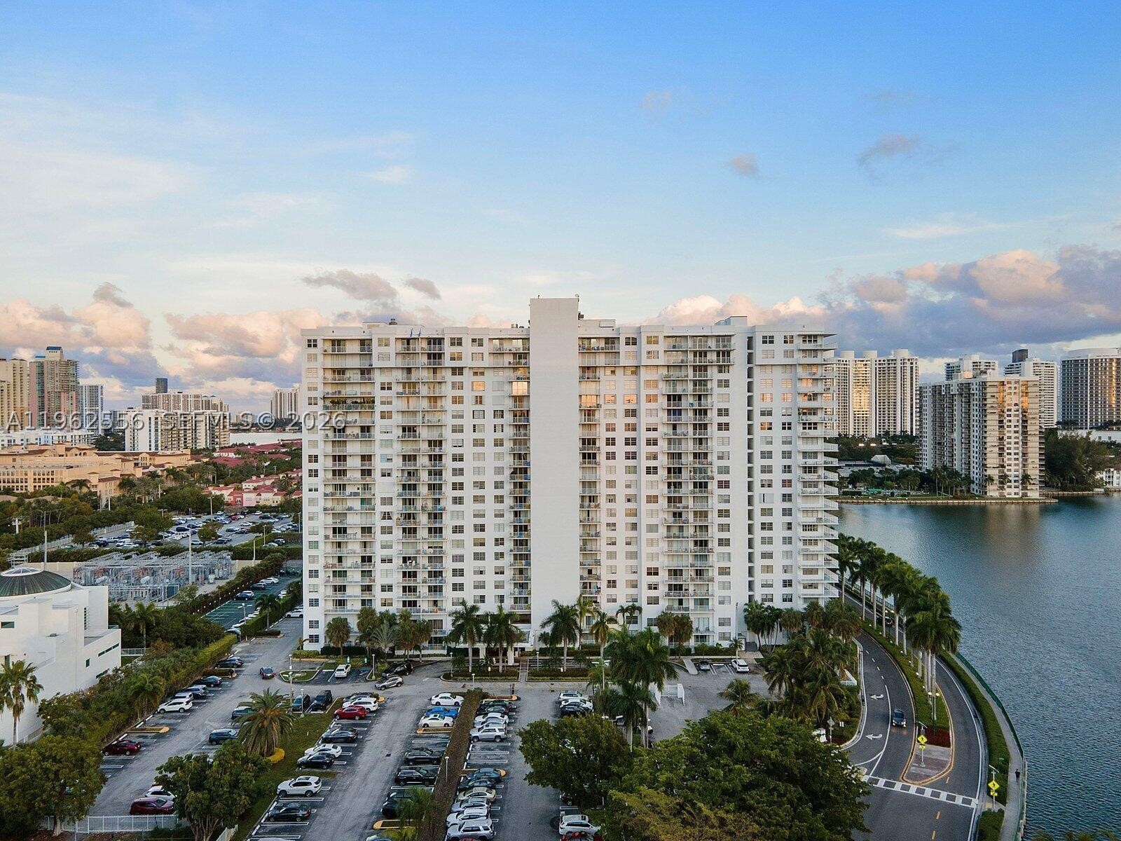 ADMIRALS PORT CONDO WEST - Residential
