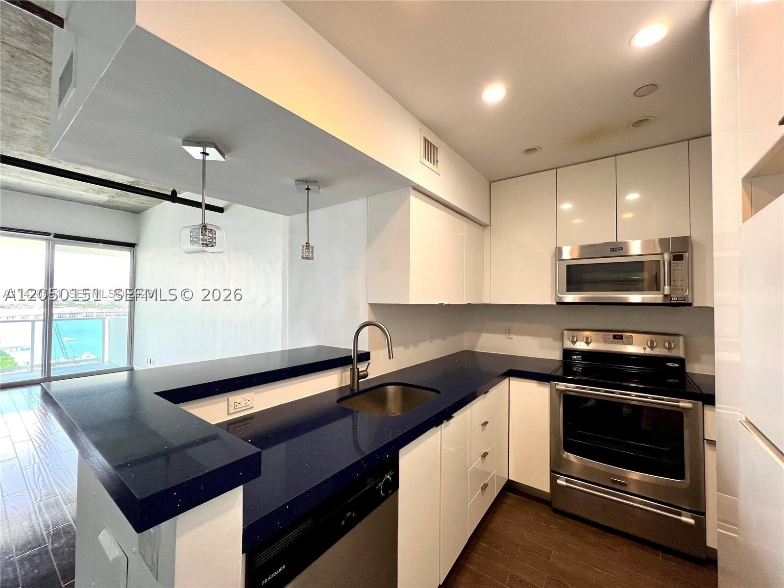 MIRADOR 1200 CONDO - Residential