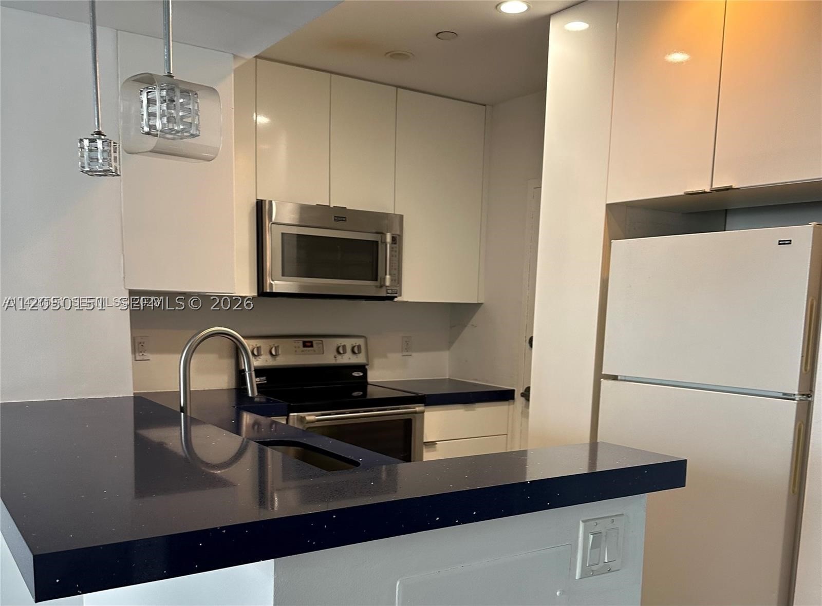 MIRADOR 1200 CONDO - Residential