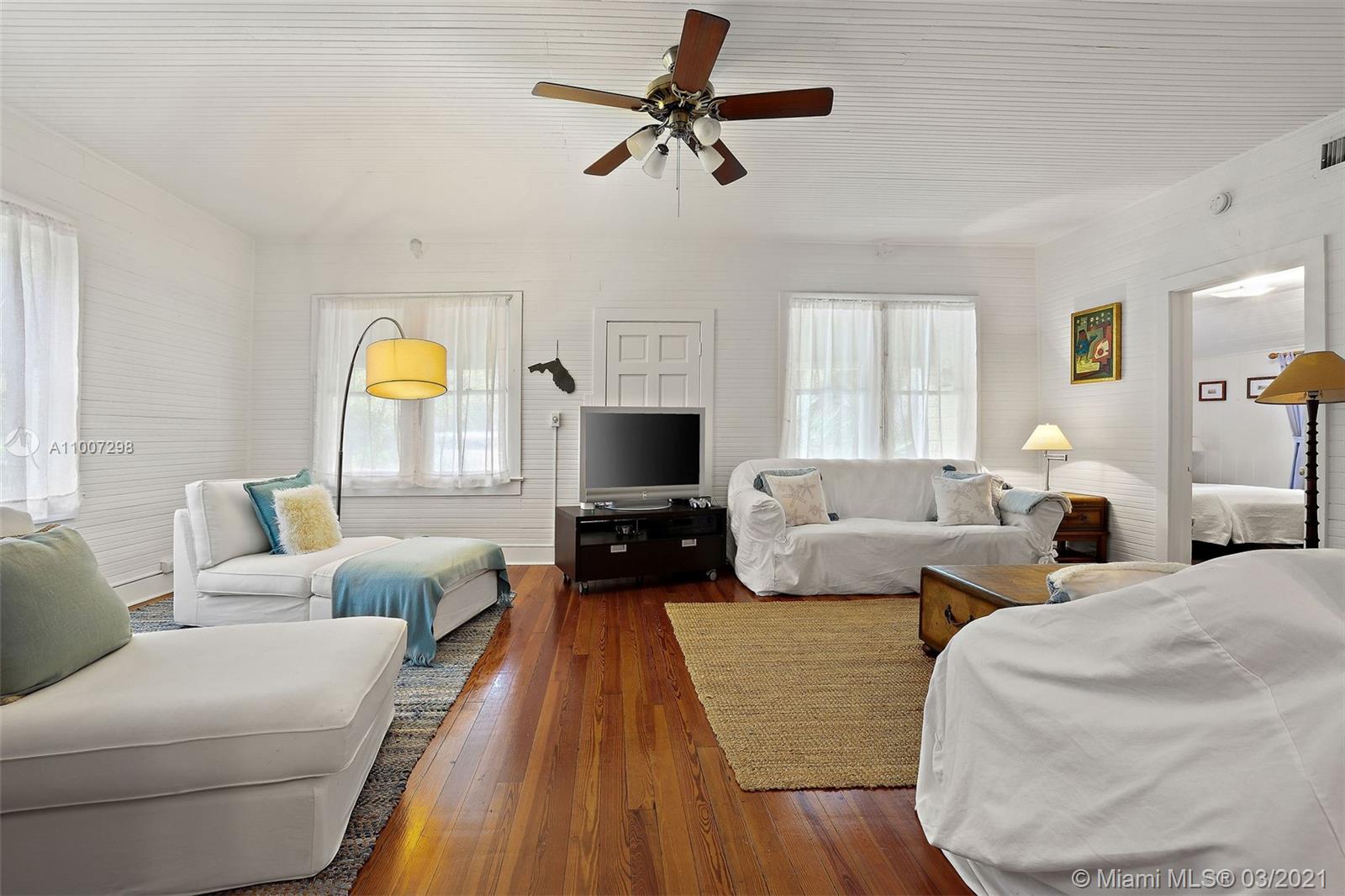 SNAPPER CREEK LAKES SUB - Residential
