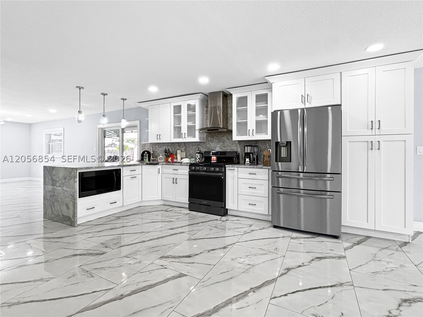 ILESDALE MANOR - Residential