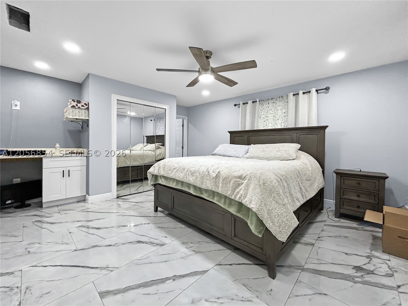 ILESDALE MANOR - Residential