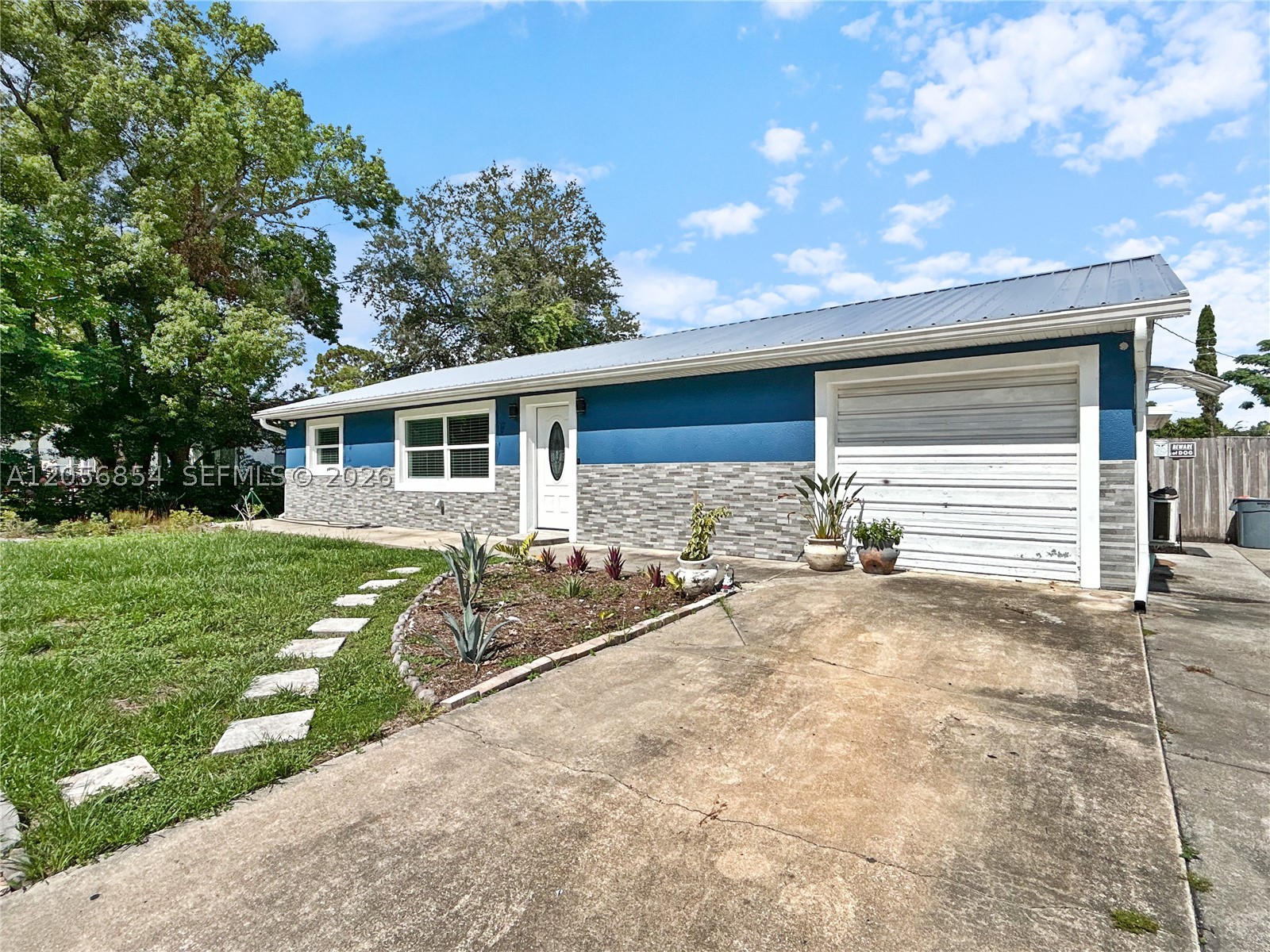 ILESDALE MANOR - Residential
