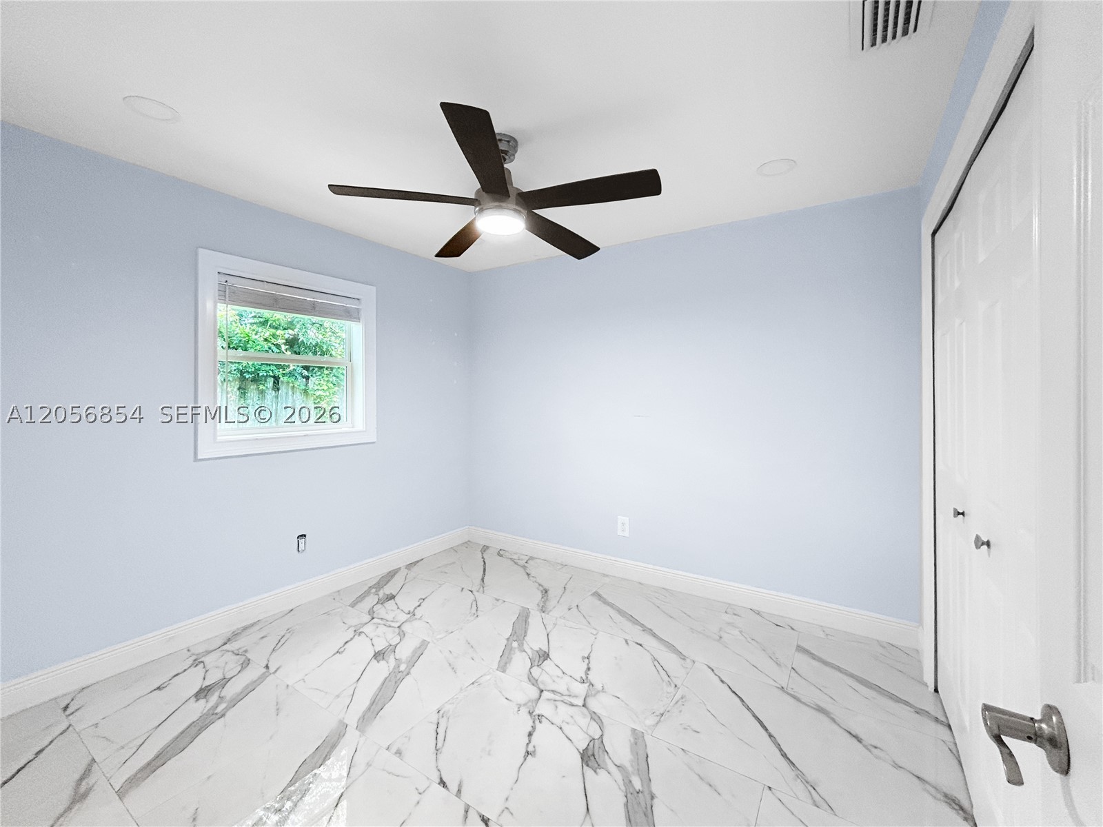 ILESDALE MANOR - Residential