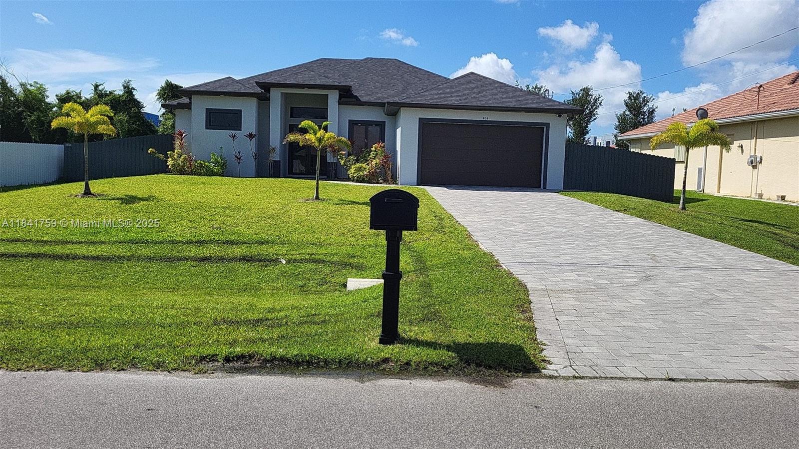 CAPE CORAL - Residential