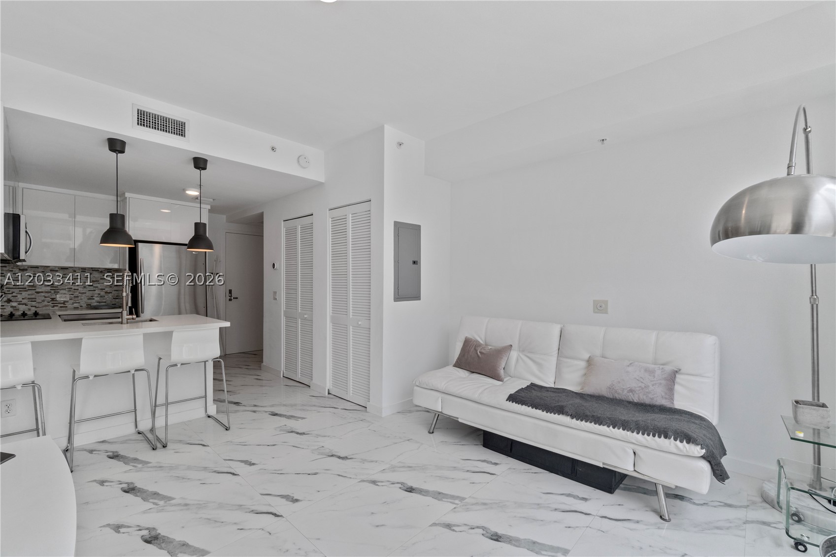 MET 1 CONDO - Residential