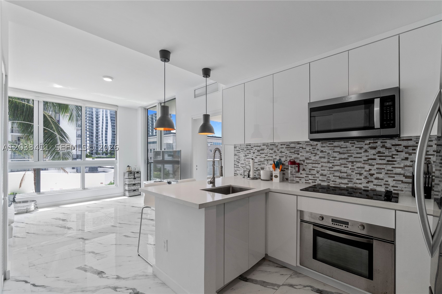 MET 1 CONDO - Residential