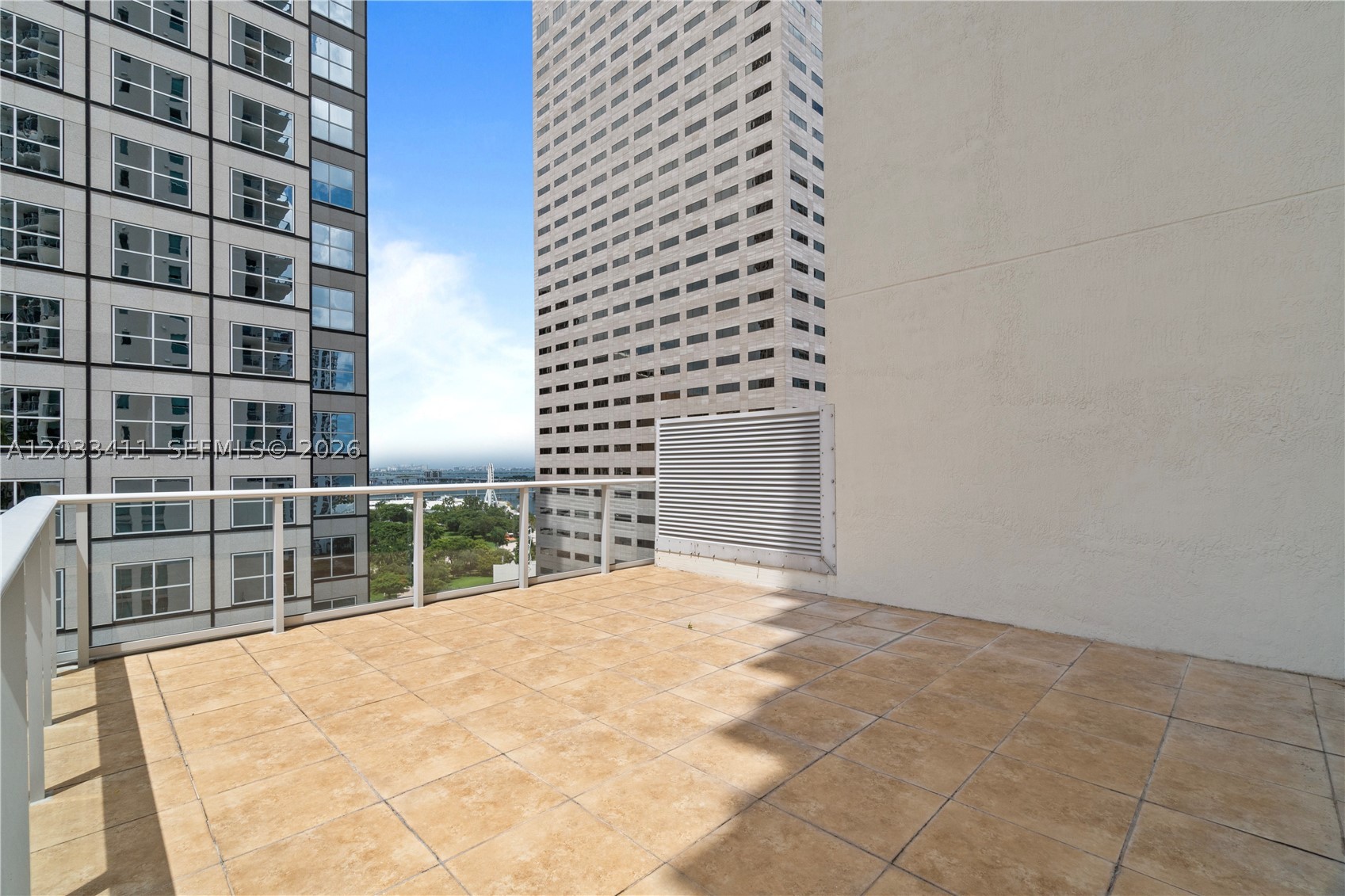 MET 1 CONDO - Residential