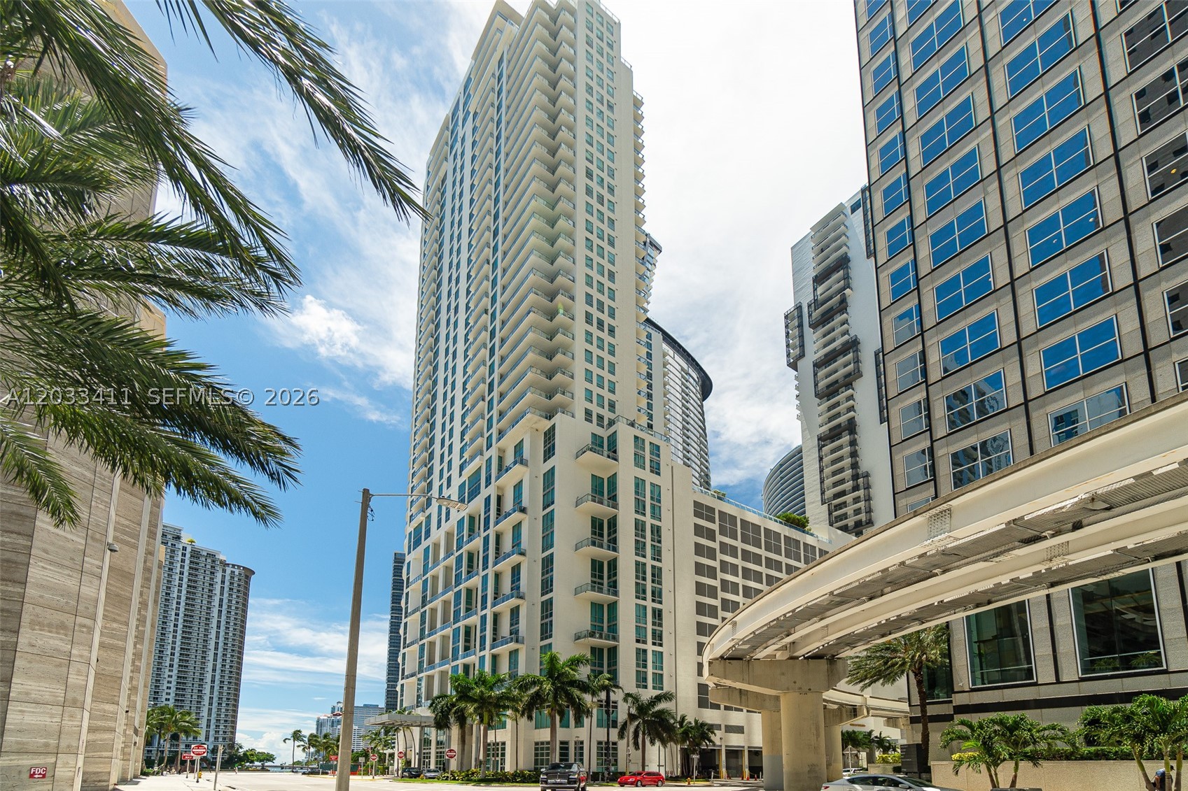 MET 1 CONDO - Residential