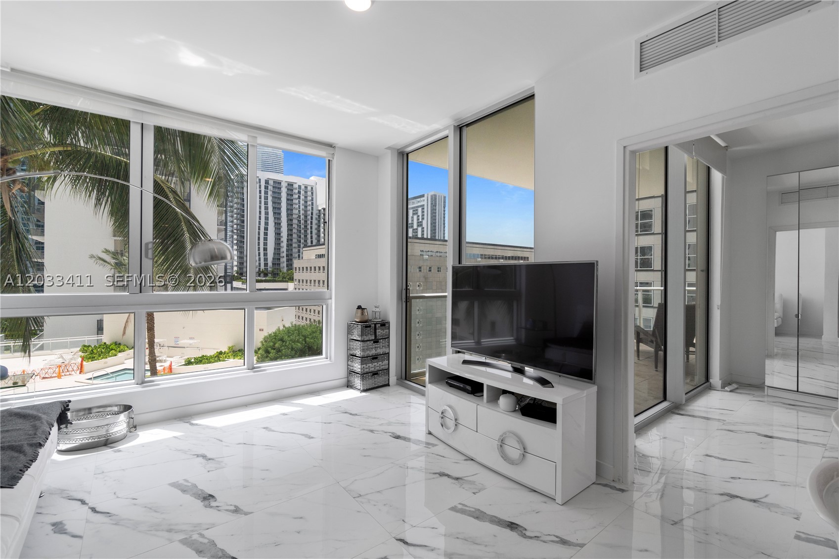 MET 1 CONDO - Residential