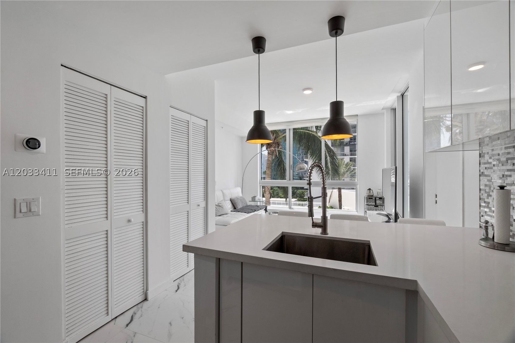 MET 1 CONDO - Residential