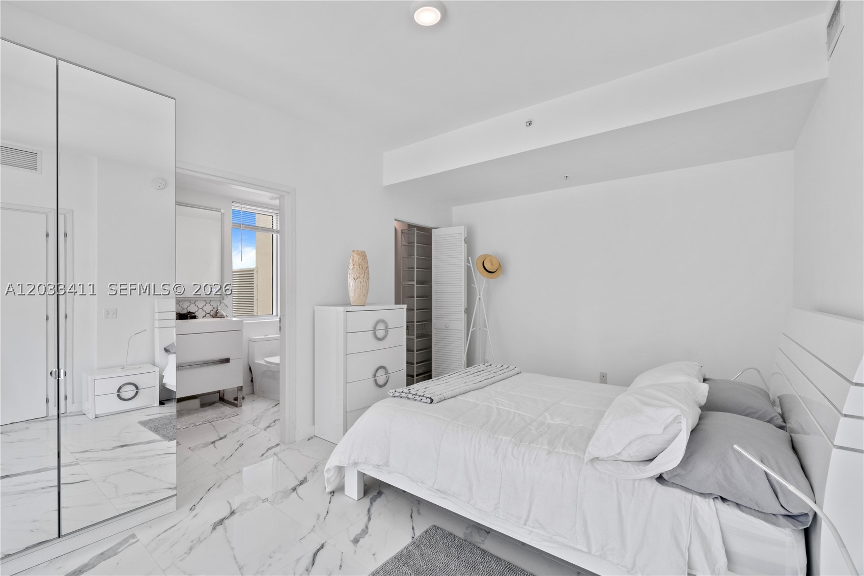 MET 1 CONDO - Residential