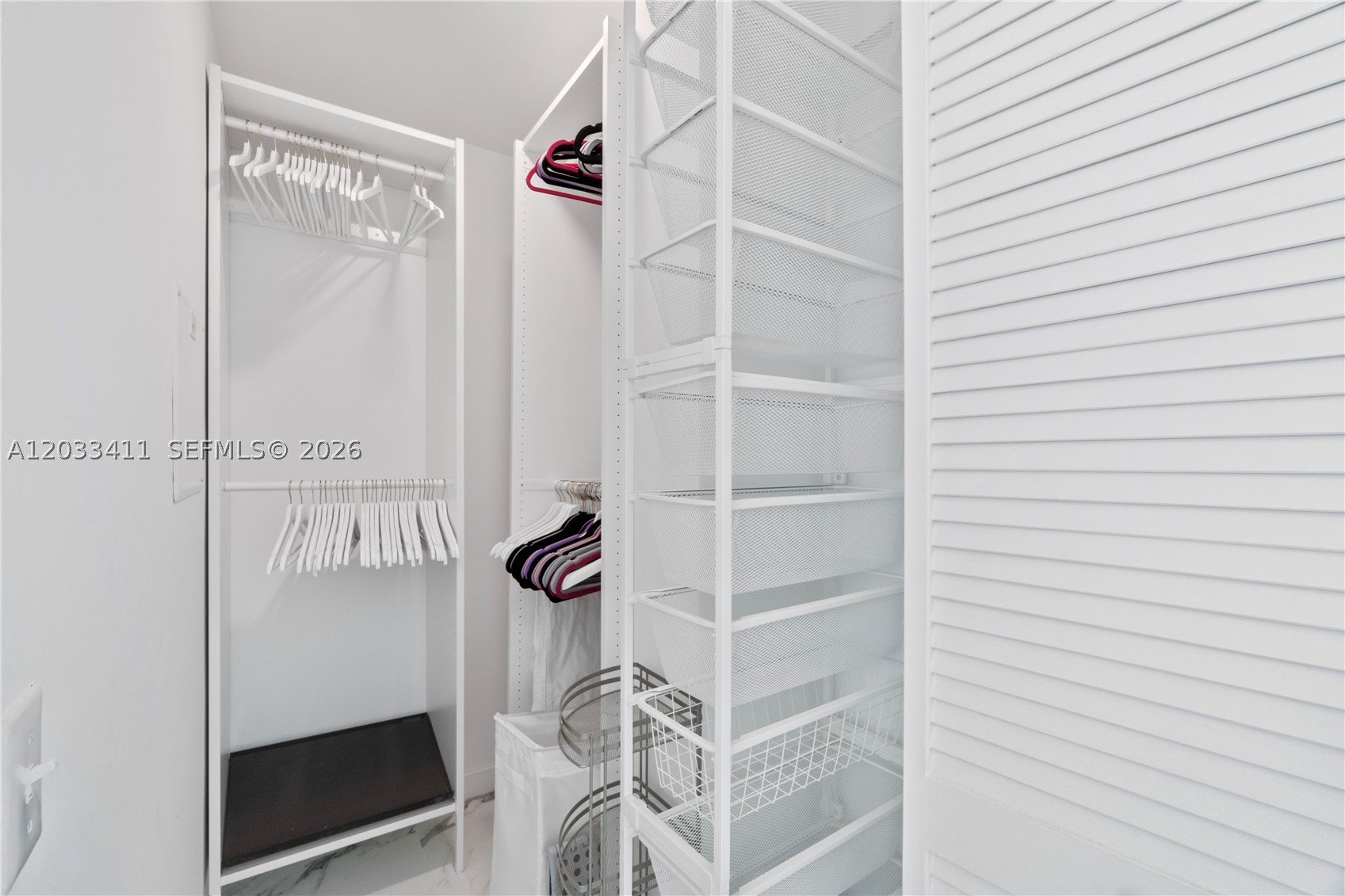 MET 1 CONDO - Residential