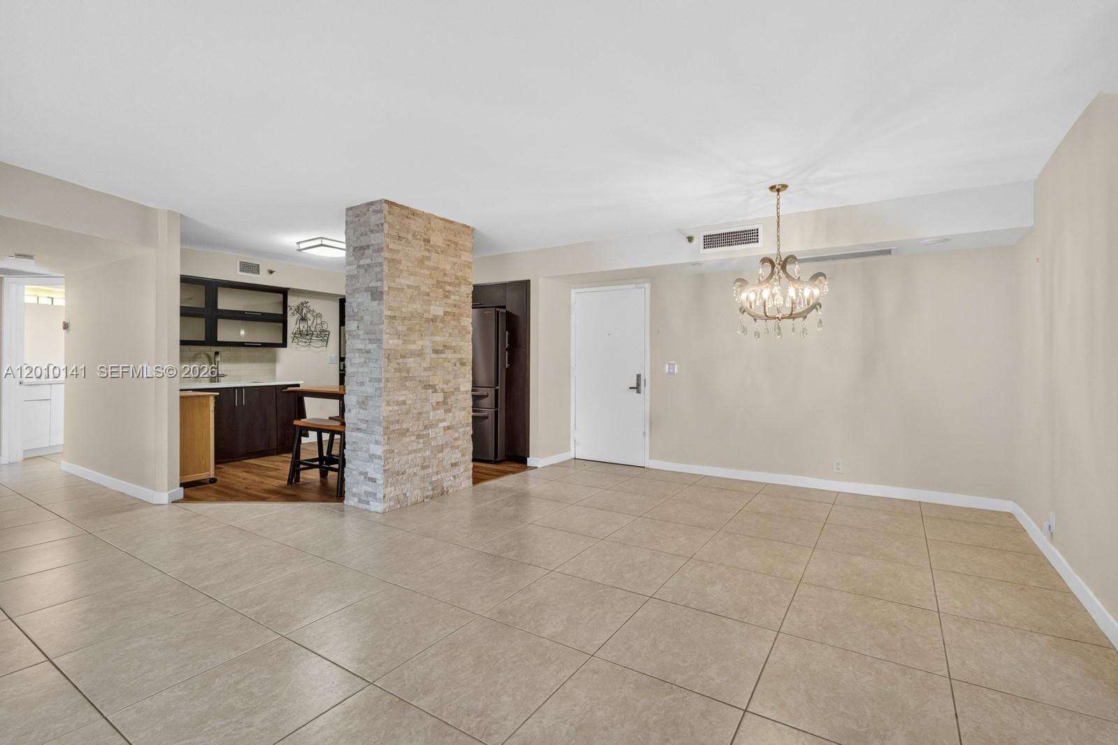 MYSTIC POINTE TOWER 400 C - Residential