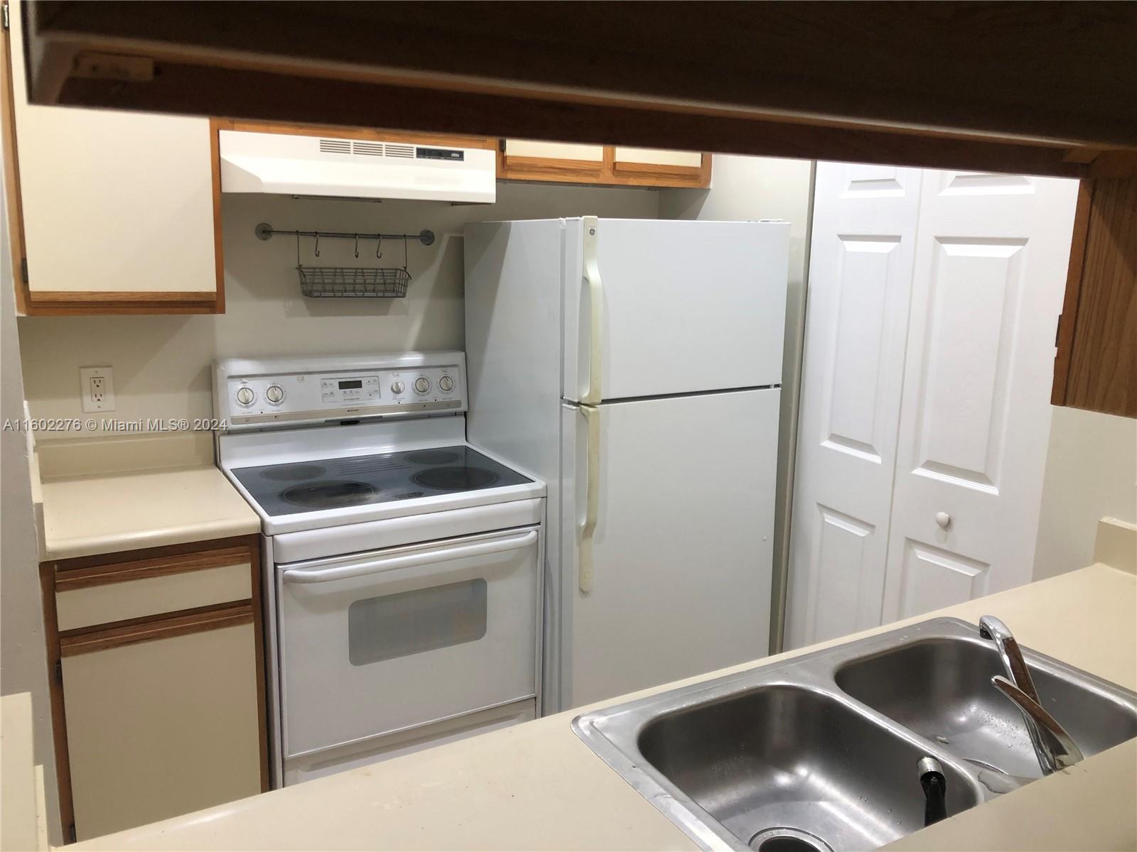 Nice and clean 2/1/1 unit on the 2nd floor into a gated community at Royal Poinciana Condominium. laminate and tile floorings, recently painted, screened balcony, full size Washer & dryer inside the unit. Enjoy resort style amenities such as a swimming pool, fitness center and clubhouse. Close to highways, shopping malls and schools. Water is included.