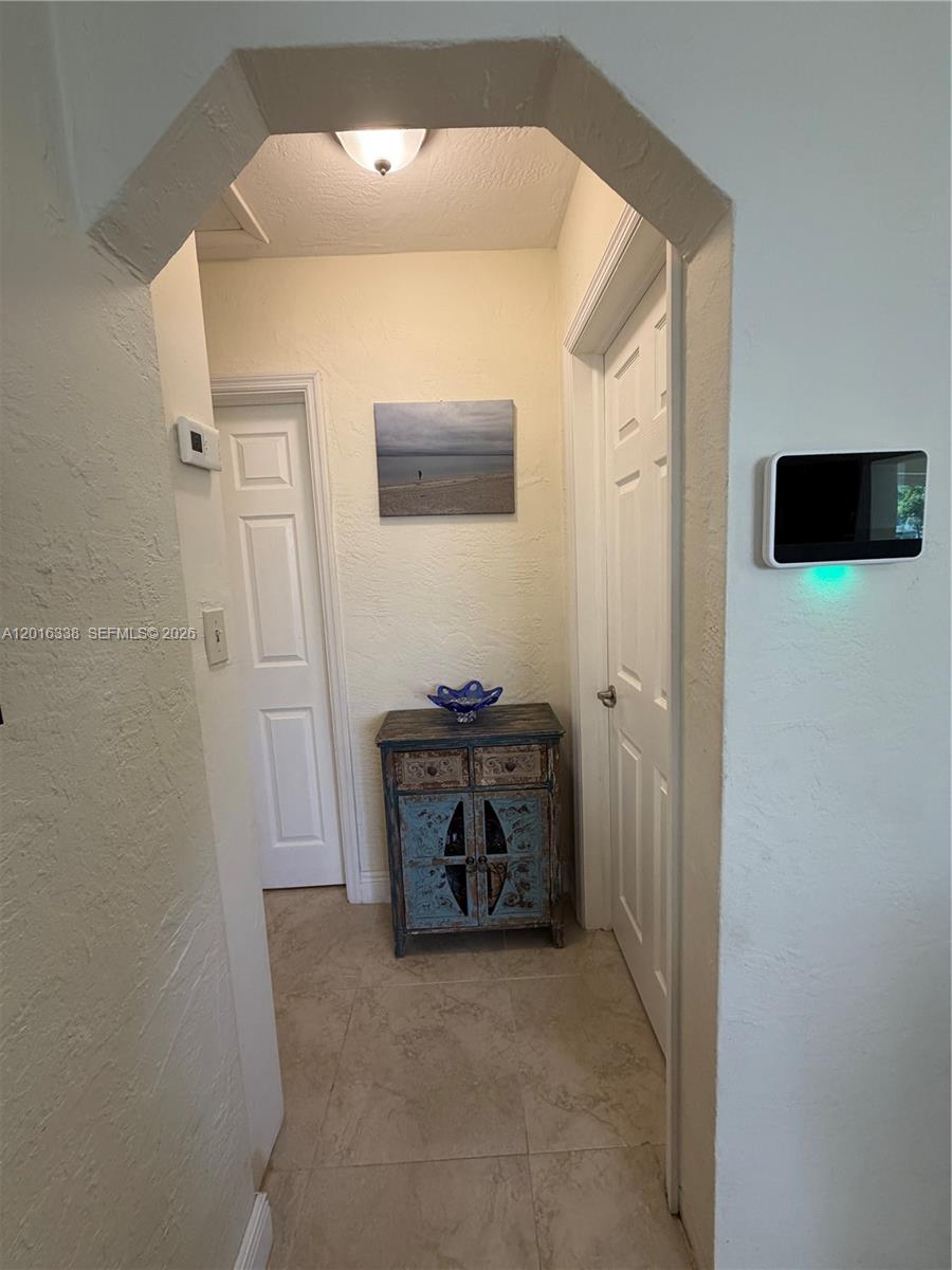 HOLLYWOOD LITTLE RANCHES - Residential