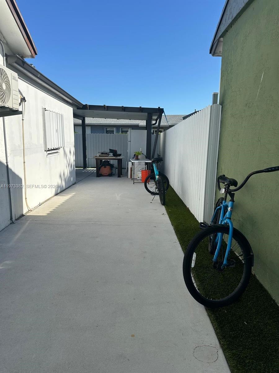 LESLIE PATIO HOMES SEC 4 - Residential
