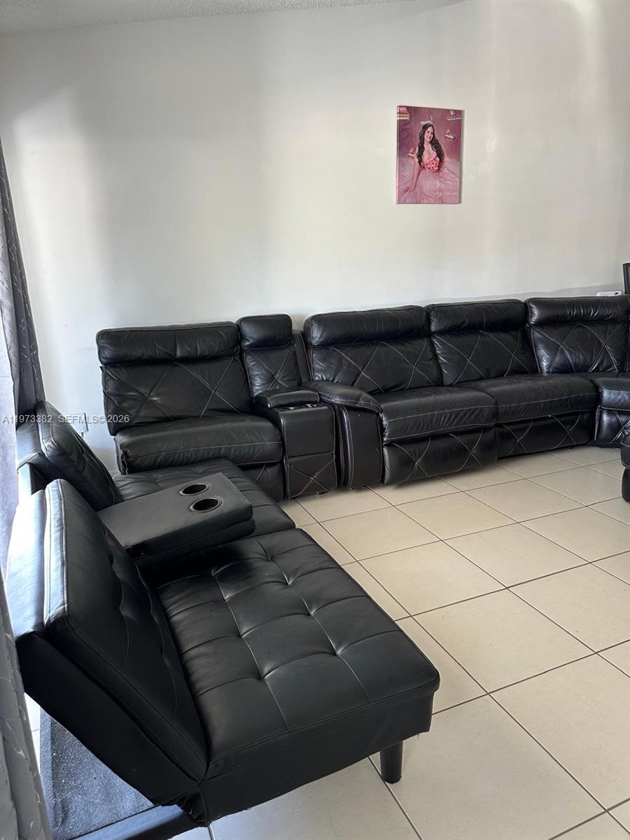 LESLIE PATIO HOMES SEC 4 - Residential