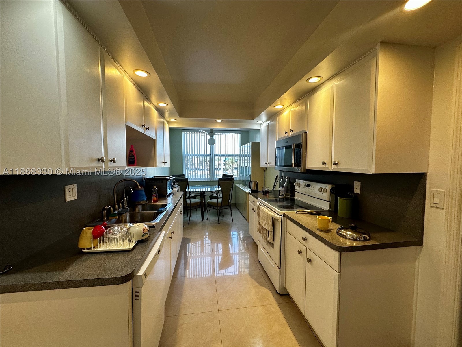 OXFORD TOWERS CONDO - Residential