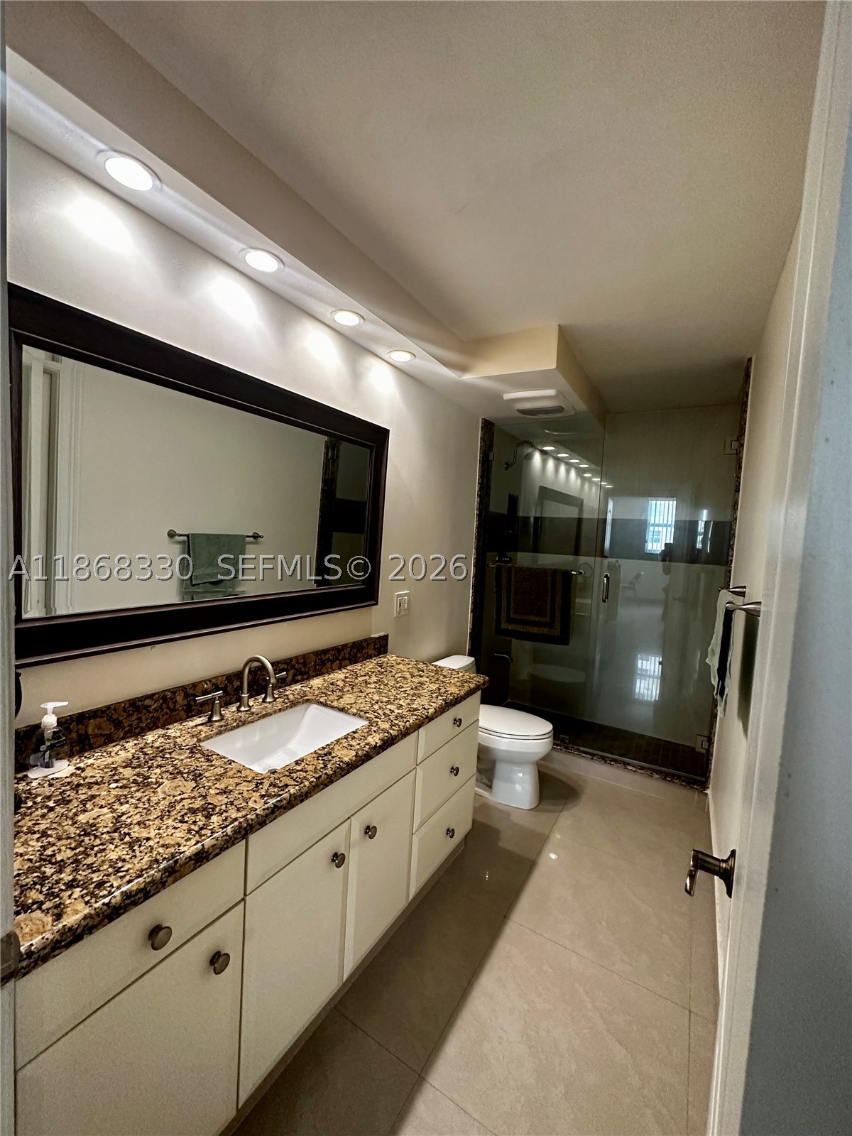 OXFORD TOWERS CONDO - Residential