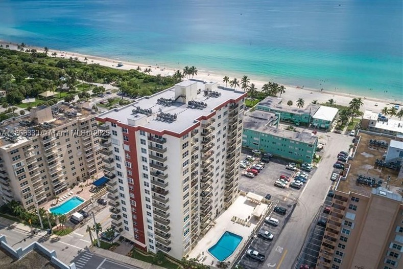 OXFORD TOWERS CONDO - Residential