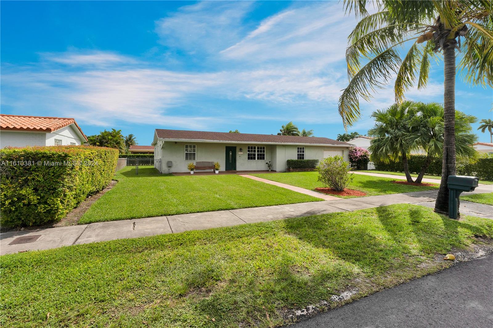 SNAPPER CREEK VILLAS - Residential