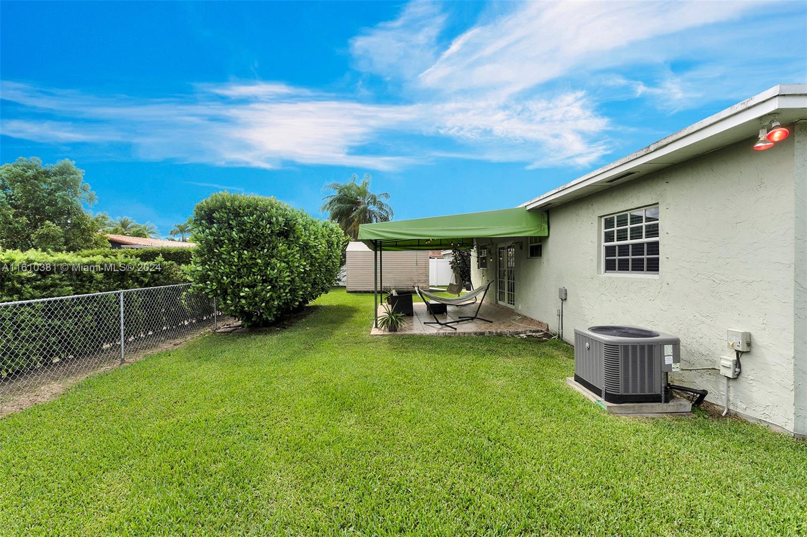 SNAPPER CREEK VILLAS - Residential