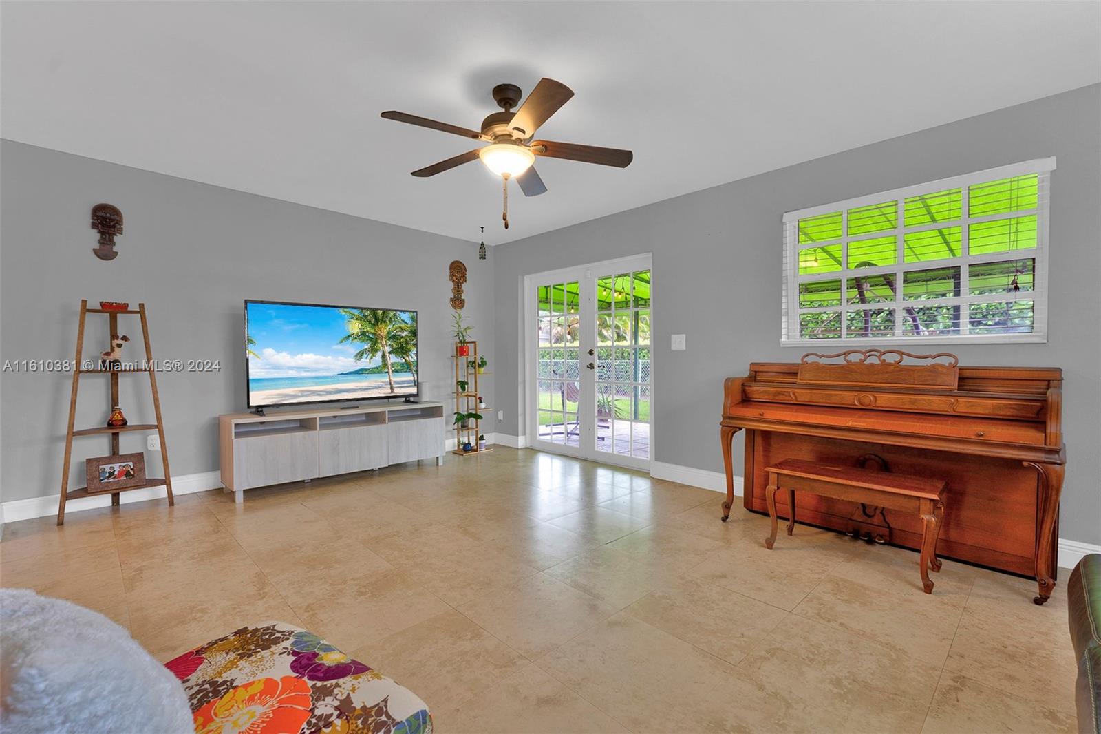 SNAPPER CREEK VILLAS - Residential