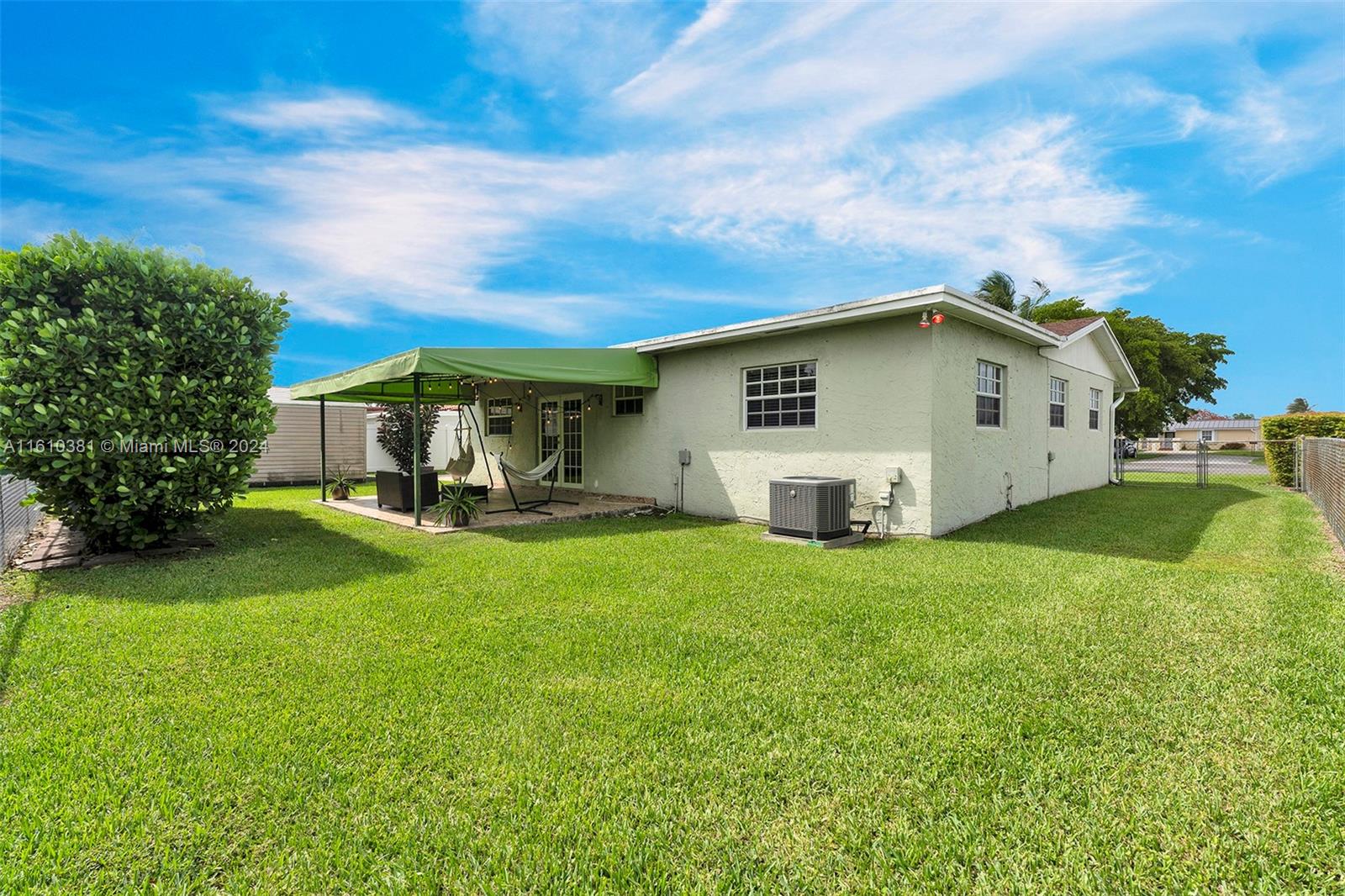 SNAPPER CREEK VILLAS - Residential