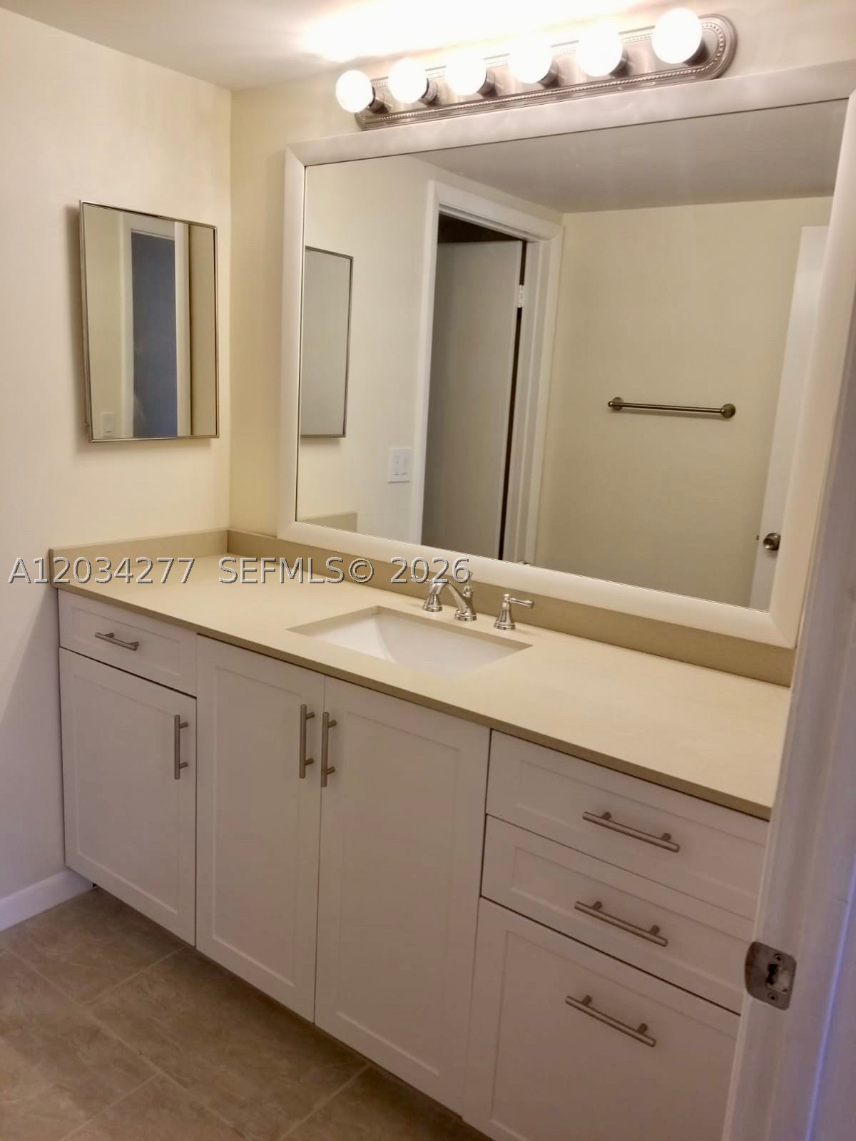 KENSINGTON WALK CONDO - Residential Lease