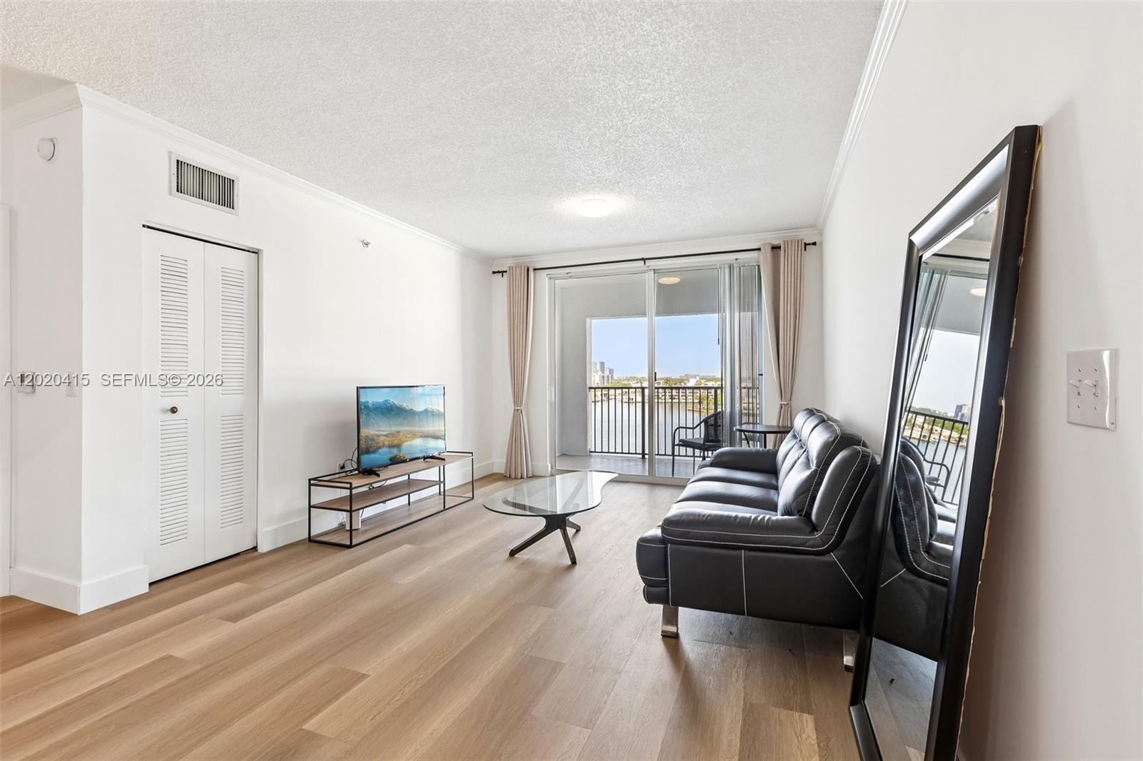 PORTO BELLAGIO CONDO - Residential