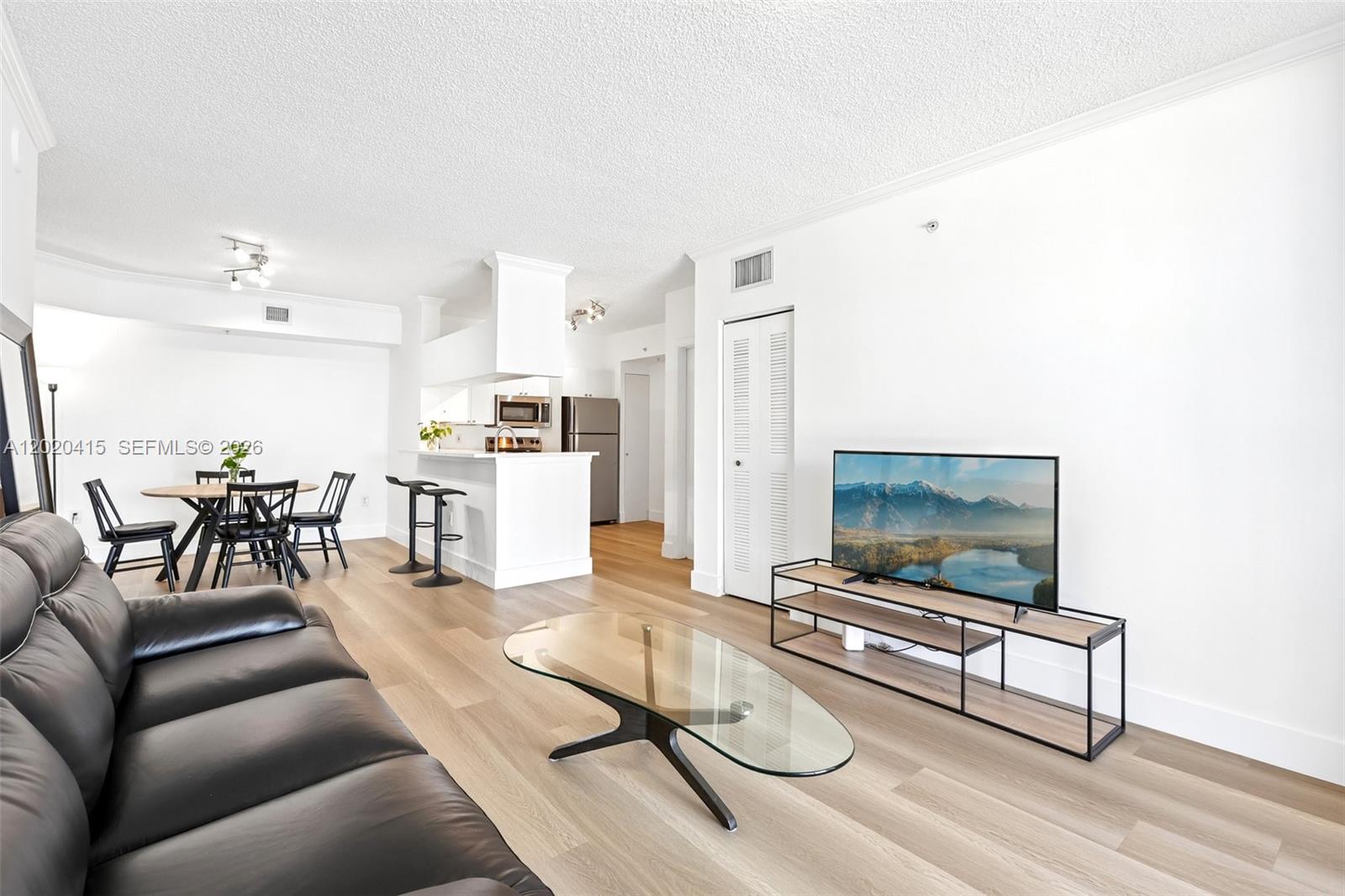 PORTO BELLAGIO CONDO - Residential