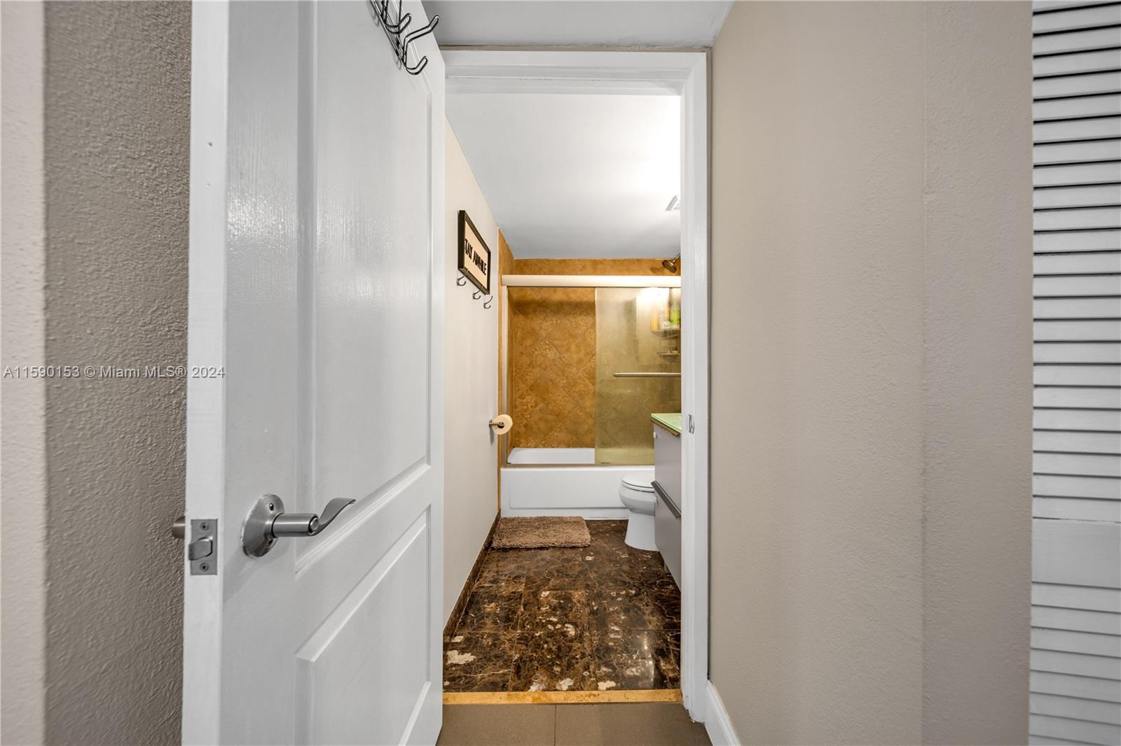 SERENITY ON THE RIVER CON - Residential Lease