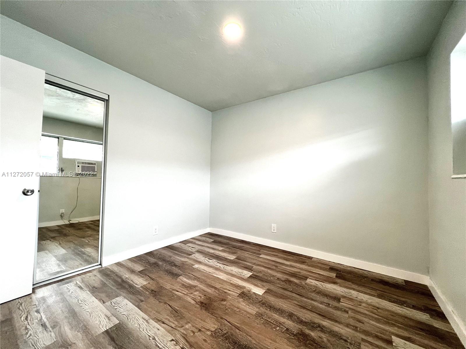COLLEGE TRACT - Residential Lease