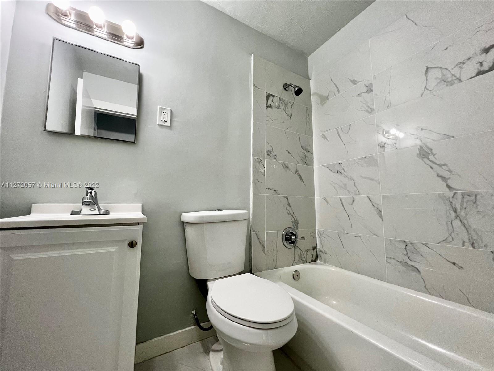 COLLEGE TRACT - Residential Lease