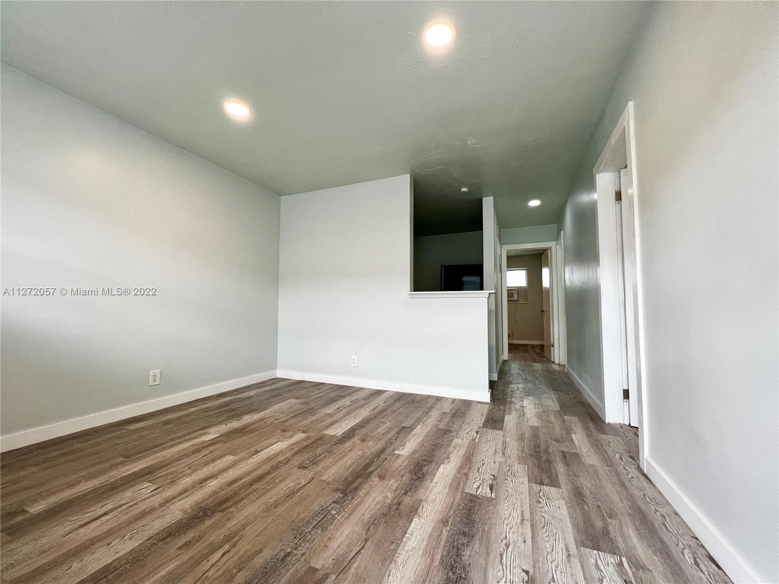 COLLEGE TRACT - Residential Lease