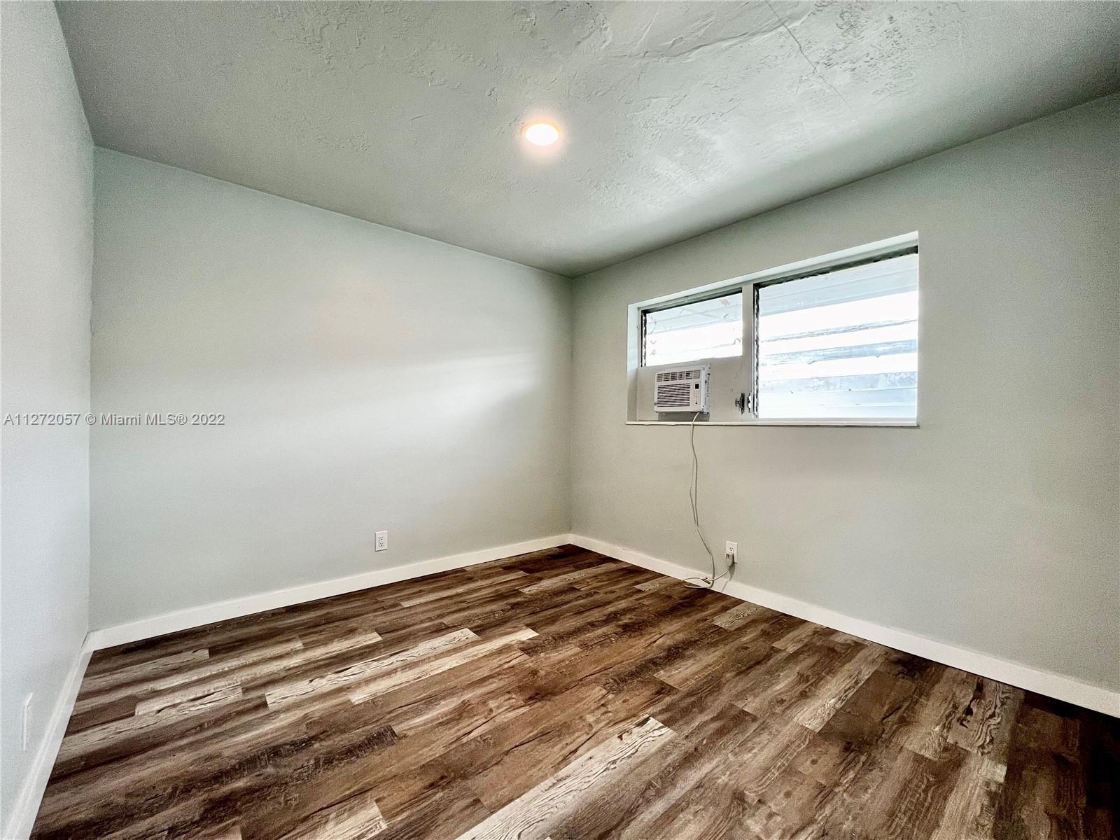 COLLEGE TRACT - Residential Lease