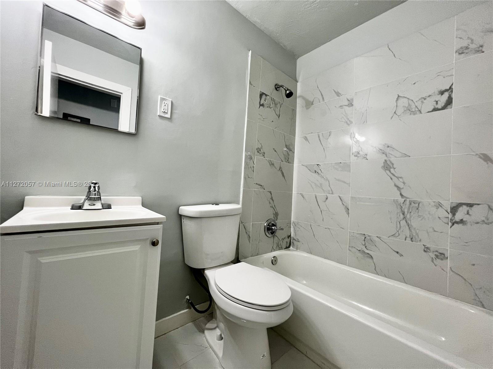 COLLEGE TRACT - Residential Lease