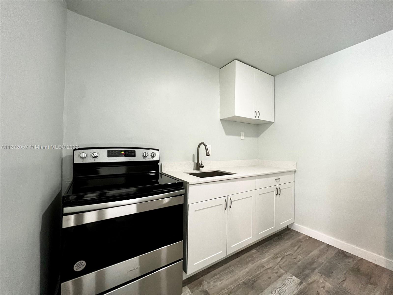 COLLEGE TRACT - Residential Lease