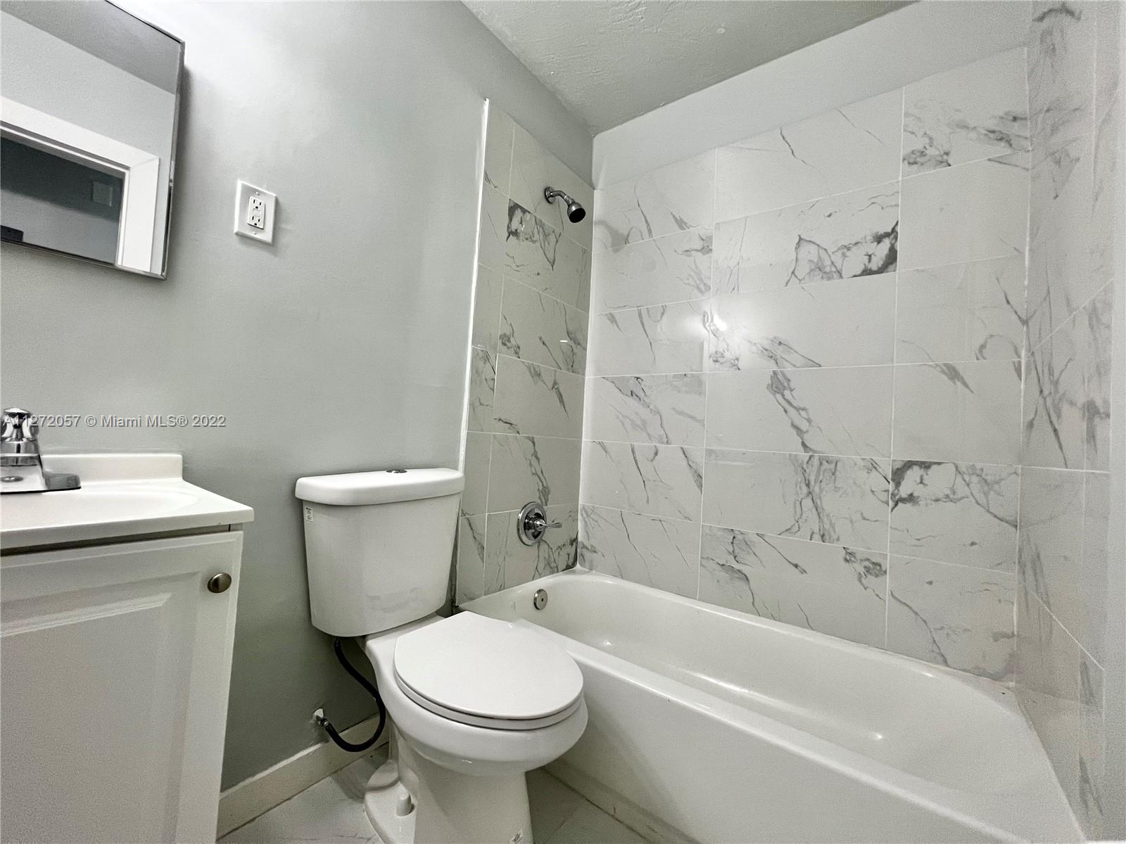 COLLEGE TRACT - Residential Lease