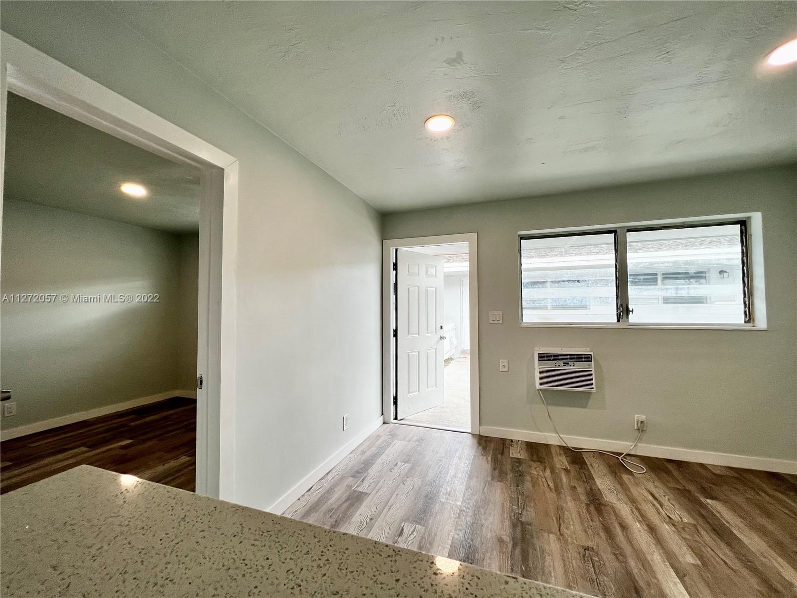 COLLEGE TRACT - Residential Lease