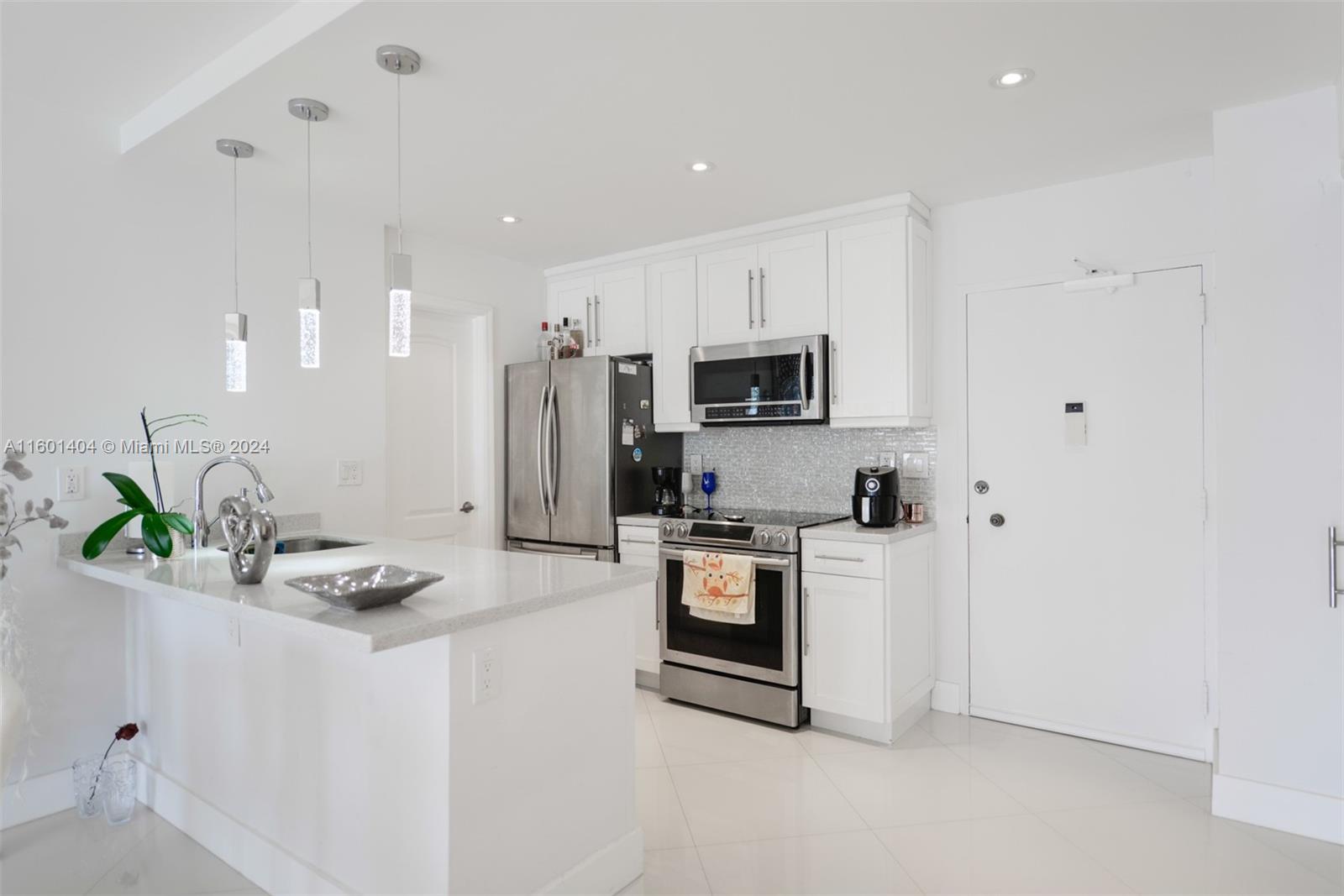 HEMISPHERES CONDO - Residential Lease