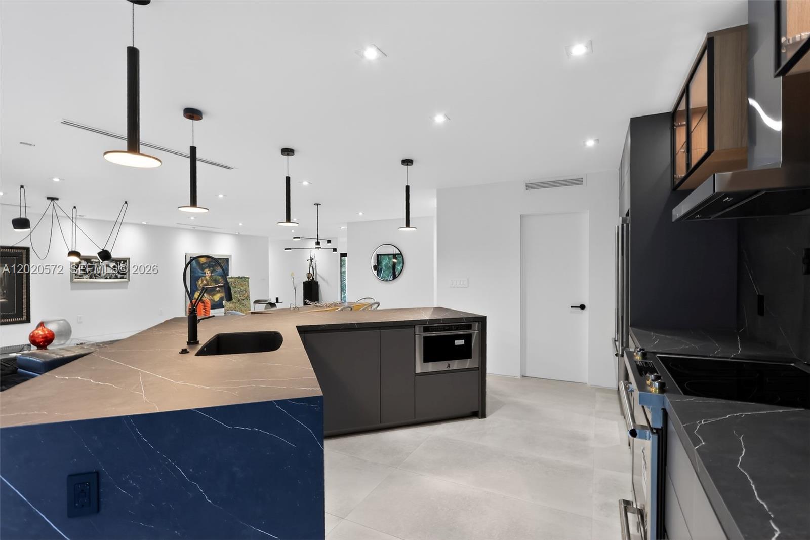 C GABLES RIVIERA SEC 10 - Residential